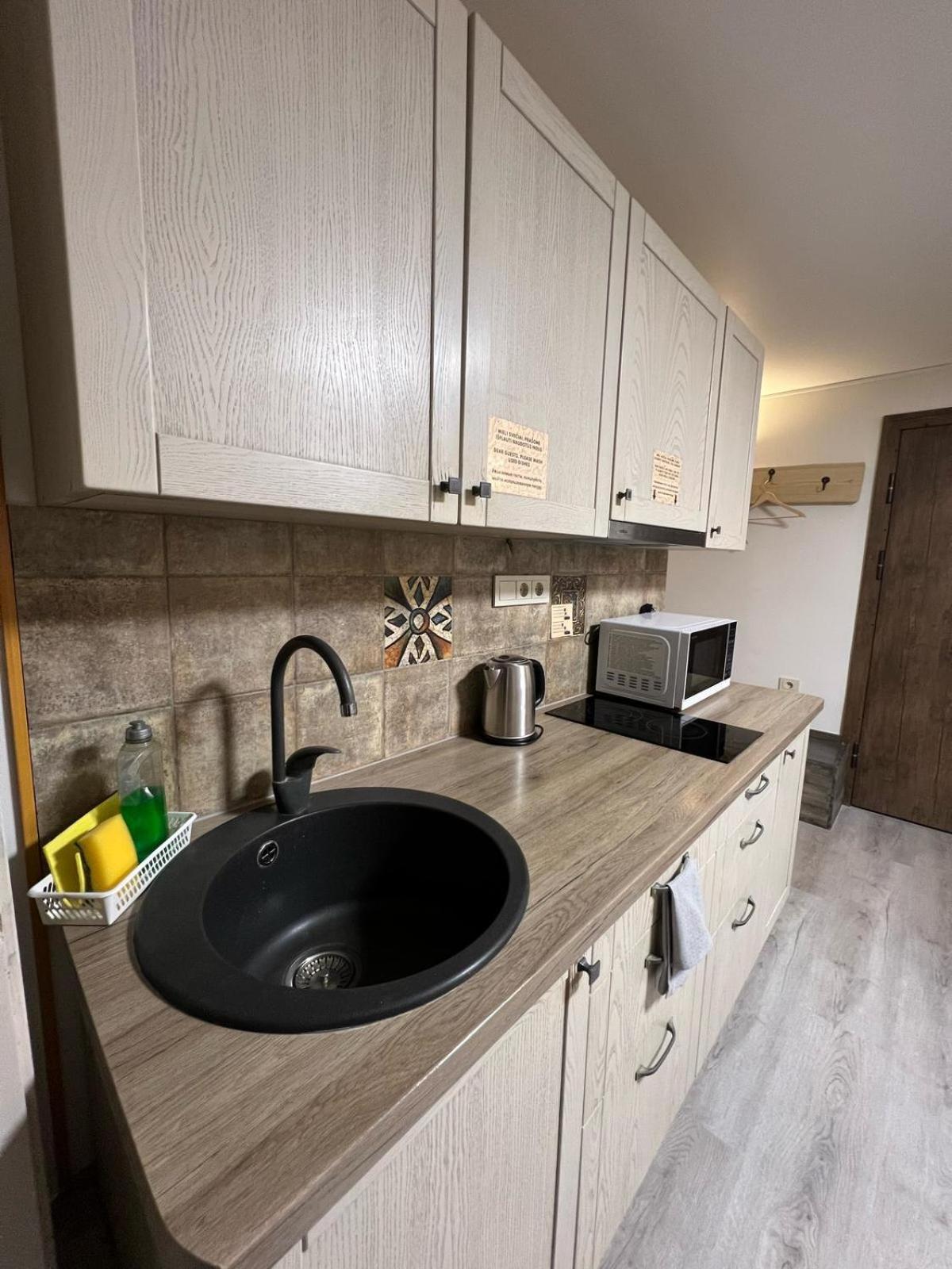Kubu Ground Floor Rooms Κλαϊπέντα Εξωτερικό φωτογραφία